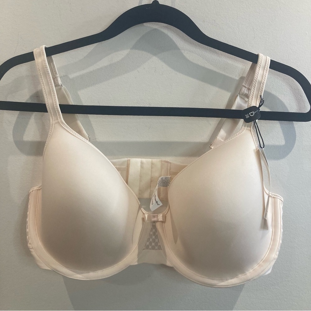 WONDERBRA Sz 38D Breathable Underwire Adjustable Straps and Back Cream Bra NEW